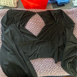 Black blouse open back and cropped